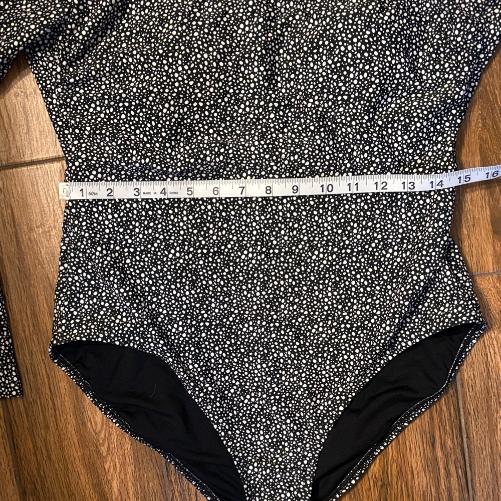 Shade & Shore Black White Speckled Long Sleeve One-Piece Swimsuit - Picture 9 of 9